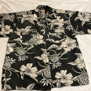 Tommy Bahama Men’s Floral Short Sleeve Silk Button Up (XL)